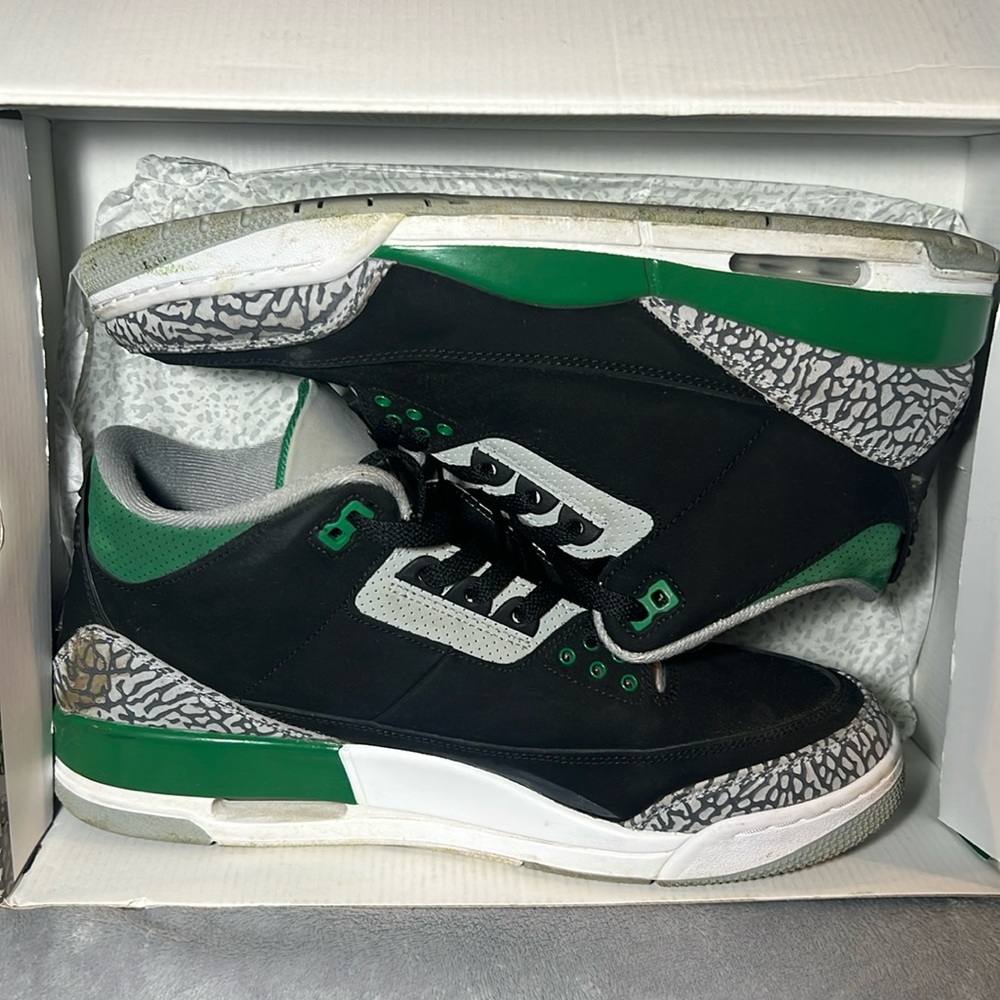 Air Jordan 3 Retro Nike Pine Green Sneakers